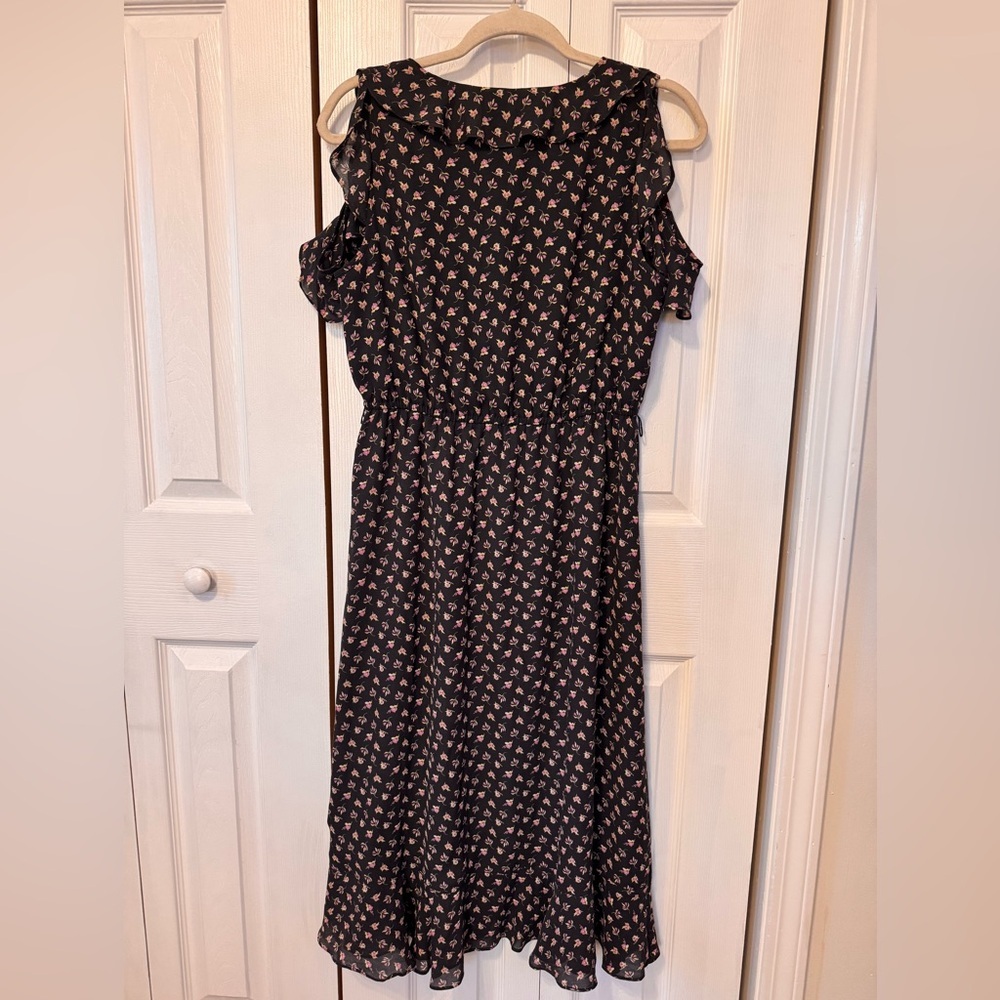 LOFT Black & Pink Midi Dress Faux Wrap Size Medium Cold Shoulder Missing Belt - Picture 7 of 12